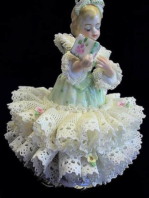 Pin on Статуэтка Statuette