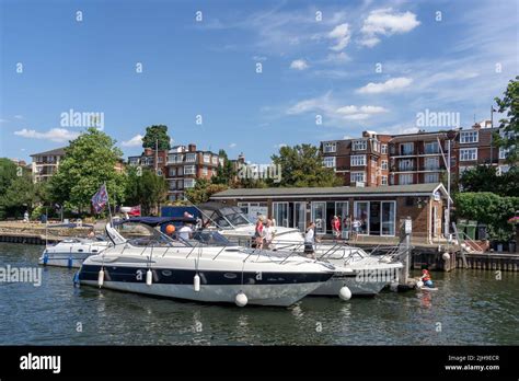 Surbiton Motorclub Fotos Und Bildmaterial In Hoher Auflösung Alamy