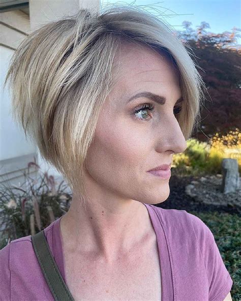 Short Stacked Pixie Bob Haircuts For A Cute And Sassy Look