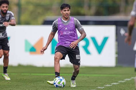 Recuperado De Les O Zaracho Volta Aos Treinos No Atl Tico Mg