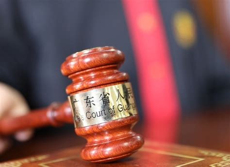 老人在景区游乐设施内摔伤，谁来担责？法院判了腾讯新闻