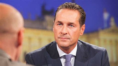 Strache Niemand Braucht Vor Mir Angst Haben Sn At