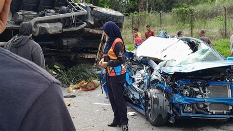 Getaran Semasa 2 Maut 3 Cedera Lori Tanah Rempuh 3 Kenderaan Di