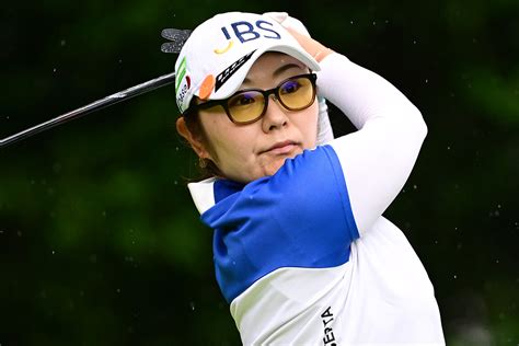 【速報】藤田さいきと高橋彩華が首位 2差に野澤真央、天本ハルカ＜悪天候で競技は一時中断＞ゴルフのニュース Goo ニュース