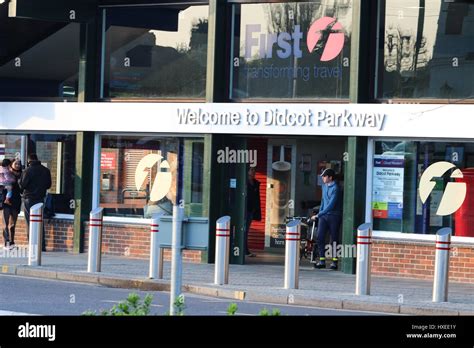 Didcot Parkway Train Station Stock Photo - Alamy