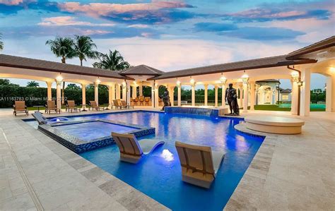 Tyreek Hill's $6.9M New House in Miami, Florida - Famous House