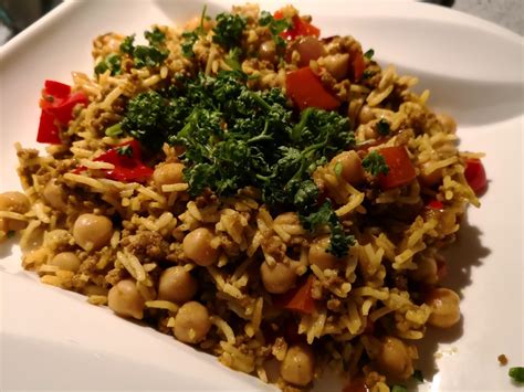 Hackfleisch Reis Pfanne Mit Curry Kichererbsen Und Rosinen Von Amy76