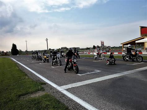 PRATICO Corso Di Guida Motociclistica Step 1 E 2 Extrema Kart