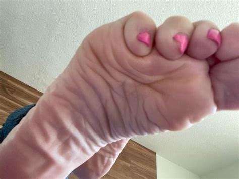 Perfect Wrinkles Soft Soles Lovley Feet She Is The Amazing Sra