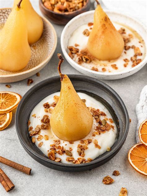 These Vanilla Bourbon Poached Pears are truly the best poached pear ...