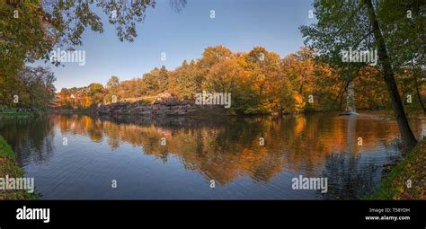 Fall in Sofiyivka Park in Uman, Ukraine Stock Photo - Alamy