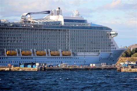 Victoria sees record number of cruise passengers in 2023, despite fewer