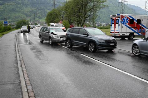 Schänis SG Auffahrunfall beim Abbiegen