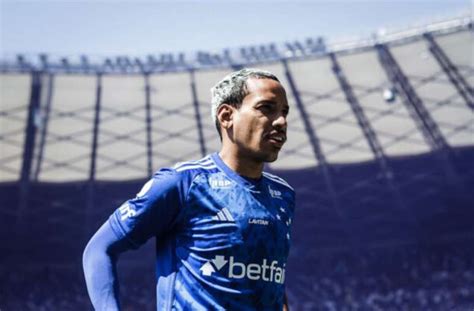 Matheus Pereira Do Cruzeiro Tem Disputa Acirrada Palmeirense