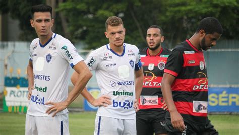 Após Novo Triunfo De Virada Técnico Diz Que O Vitória Es Entra Nos