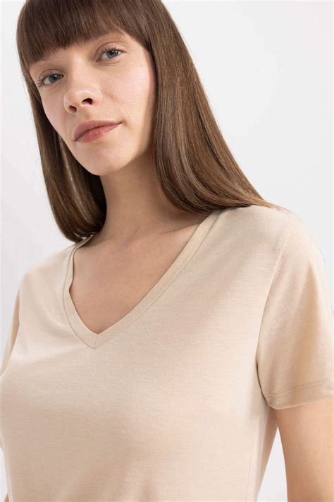 Beige Woman Regular Fit V Neck Short Sleeve T Shirt 3137454 Defacto