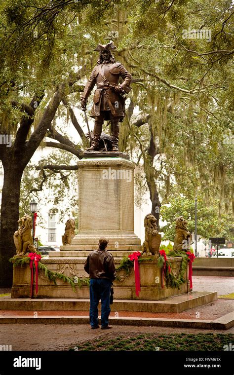 Statue of General James Oglethorpe in Oglethorpe Square Savannah ...