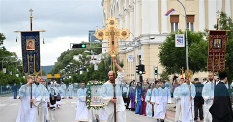 Spasovdanska Litija U Banjaluci U Estvovali Stanivukovi I Dodik Foto