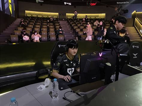 Lck Po 젠지 괴물 신인 페이즈 앞세워 1세트 승리