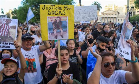 Multitudinaria Marcha Para Pedir Justicia Por Lucas Gonz Lez