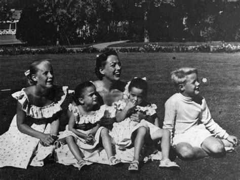 Joan With Her Daughter Christina Son Christopher And Twins Cathy And