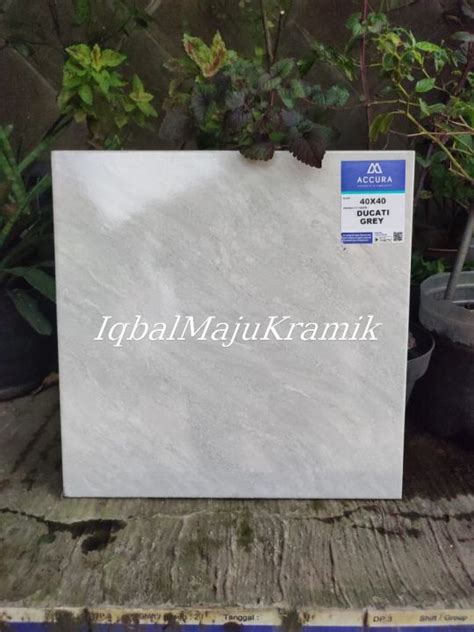 Keramik Lantai 40x40 DUCATI GREY GLOSSY ACCURA Lazada Indonesia