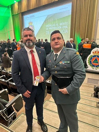 El guardia civil Enrique Pavón recibe la Medalla al Mérito de la