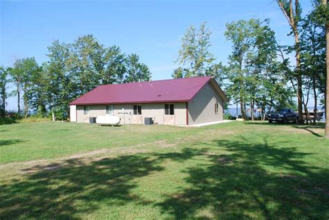 Exterior Pictures – Red Lake Cabin