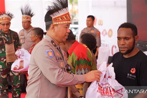 Polri Dan TNI Beri Bantuan Kemanusian Di Papua Barat Daya ANTARA News