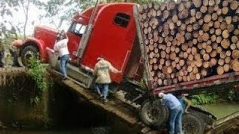 Dangerous Idiots Biggest Logging Wood Truck Climbing Skill Heavy