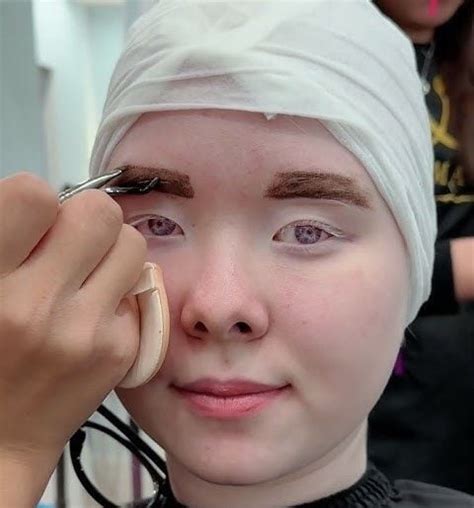 An Albino Girl Decided To Become A Brunette And Her Transformation Shocked The Internet