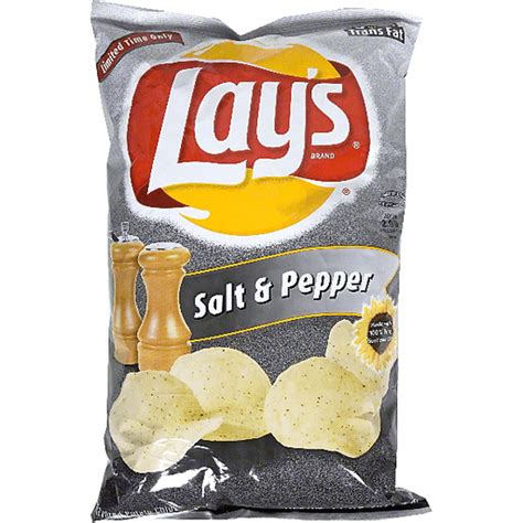 Lays Flavored Potato Chips Salt And Pepper Shop Foodtown