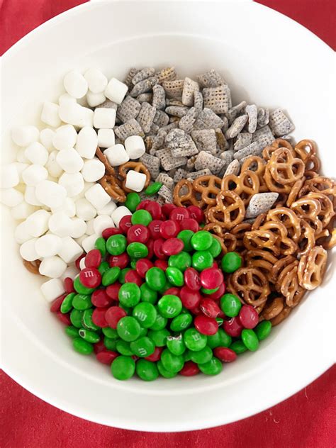 Christmas Snack Mix - Leah With Love