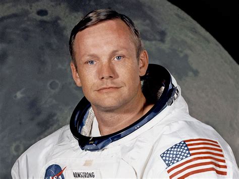 sell  neil armstrong collectibles  rr auction