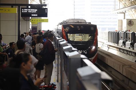 KAI Tambah 28 Perjalanan LRT Jabodebek Waktu Tunggu Jadi 5 5 Menit