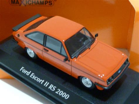 Ford Escort MkII RS2000 Red 1 43 940084301 MAXICHAMPS Schaalmodel