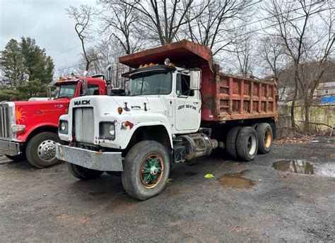 1979 Mack R Model Dump Truck For Sale - Wayne, MI | Construction ...