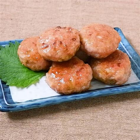 ふんわりやわらか！シンプル鶏つくね 作り方・レシピ クラシル