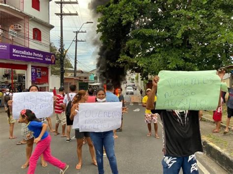 Moradores De Rea Alagada No S O Jorge Protestam Fechando Avenida Do