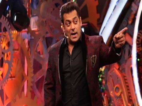 Bigg Boss 17 Reality Show Host Salman Khan Fees 6 Crore Per Episode