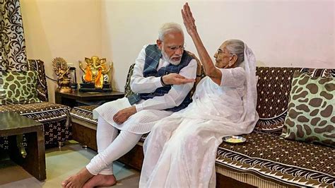 Pm Modi Mother Heeraben In Hospital Live Updates Pm Modi Leaves After