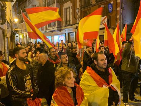 Nueva Noche De Protestas E Insultos Ante La Sede Del Psoe De La Rioja