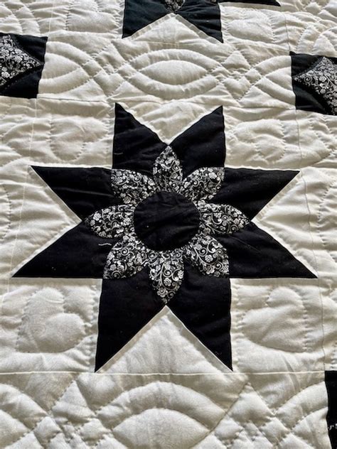 Star Dahlia Amish Quilt - Amish Spirit: Handmade Quilts For Sale