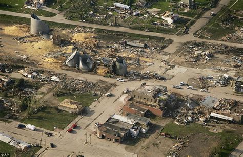 Pilger Nebraska Town S Tornado Destruction Seen In Aerial Photographs Daily Mail Online