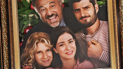 Natale A Tutti I Costi La Recensione Garbo Famiglia E Sorrisi Per