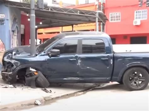 Robó Una Camioneta En Avellaneda Y Lo Persiguieron Hasta Barracas Atropelló A Una Mujer Chocó