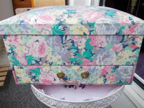 Bo Te Couture Vintage En Carton Et Tissu Fleuri Avec Poign Es En