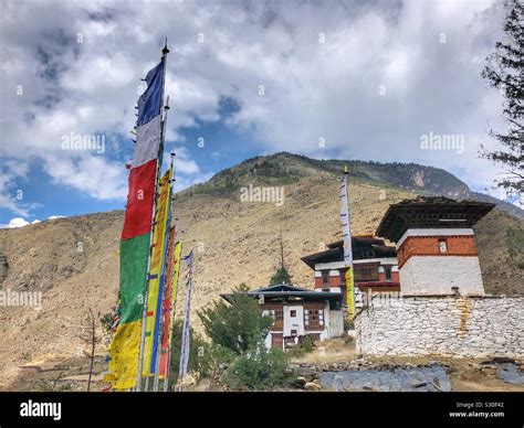 Traditional Bhutanese architecture Stock Photo - Alamy