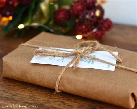 Eco-Friendly Christmas Wrapping Ideas - The Lavender Homefront