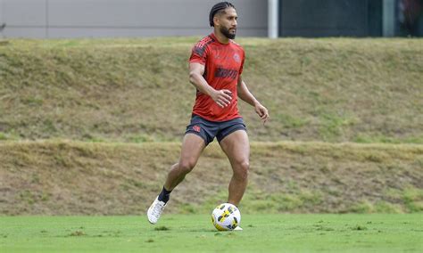 Sem Bruno Henrique Flamengo Tem Volta De Pablo Aos Treinos Bola E